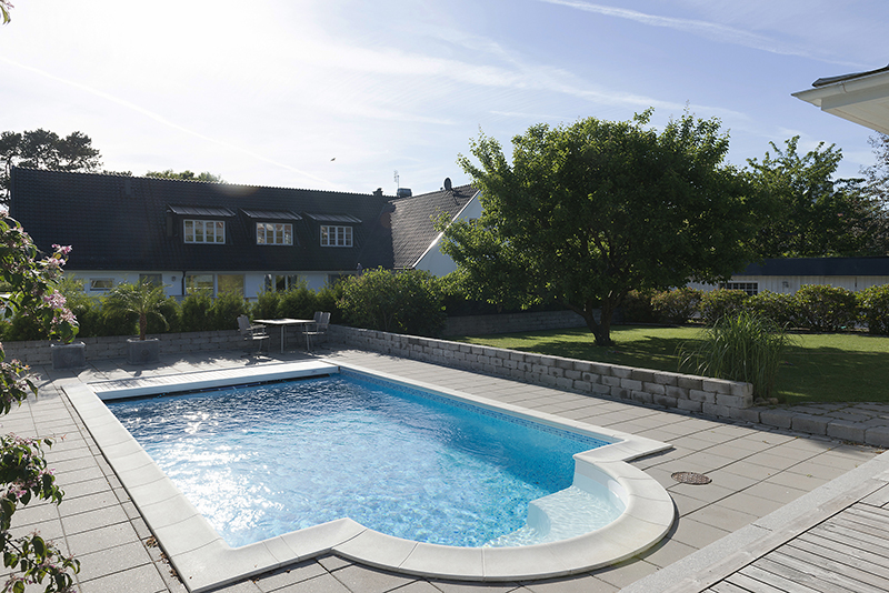 Byggnation av pool. Åhus Östra Täppet